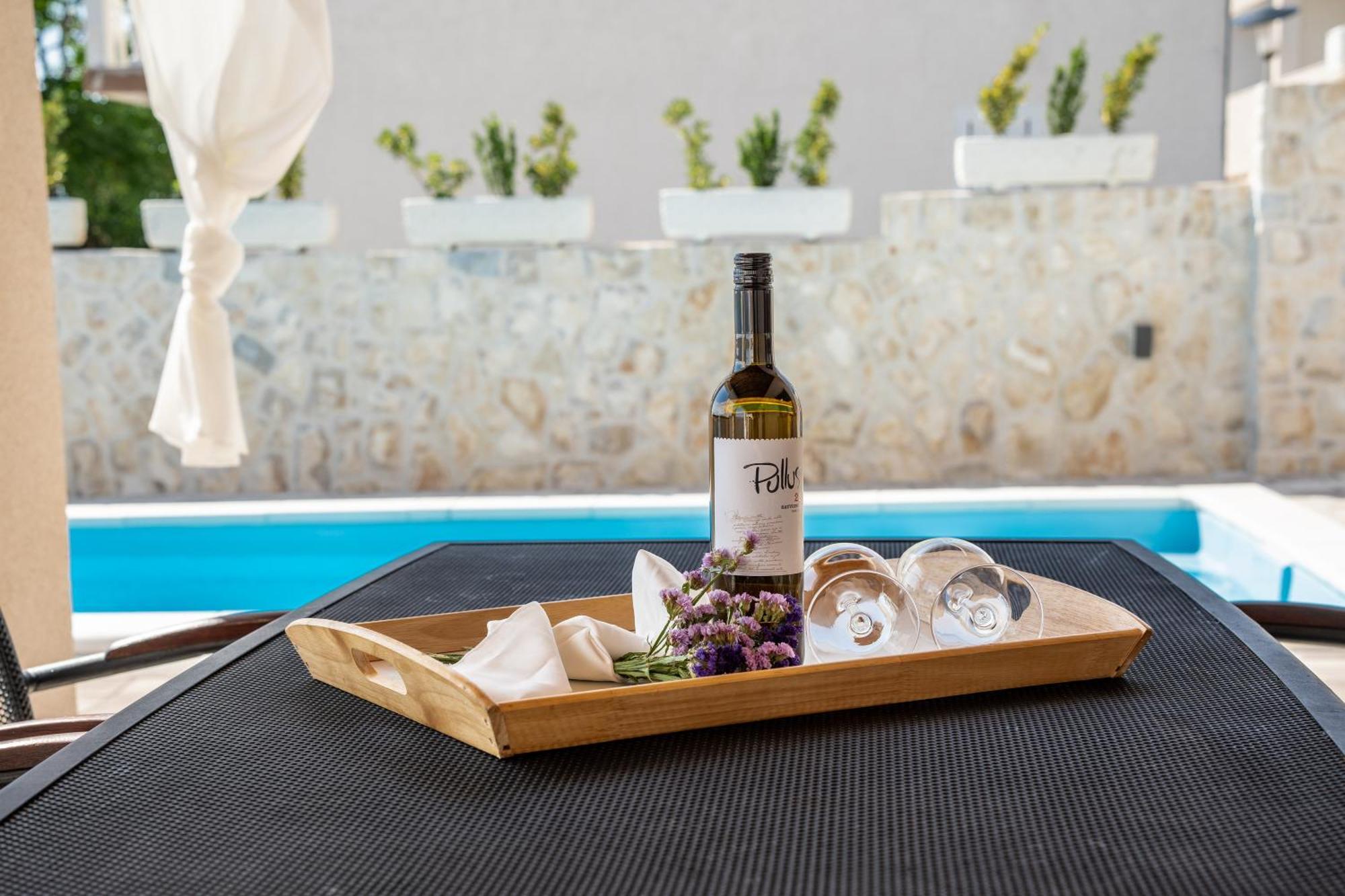 Villa Kamia With Private Heated Pool And Electric Vehicle Adapter Zubovici Exterior photo