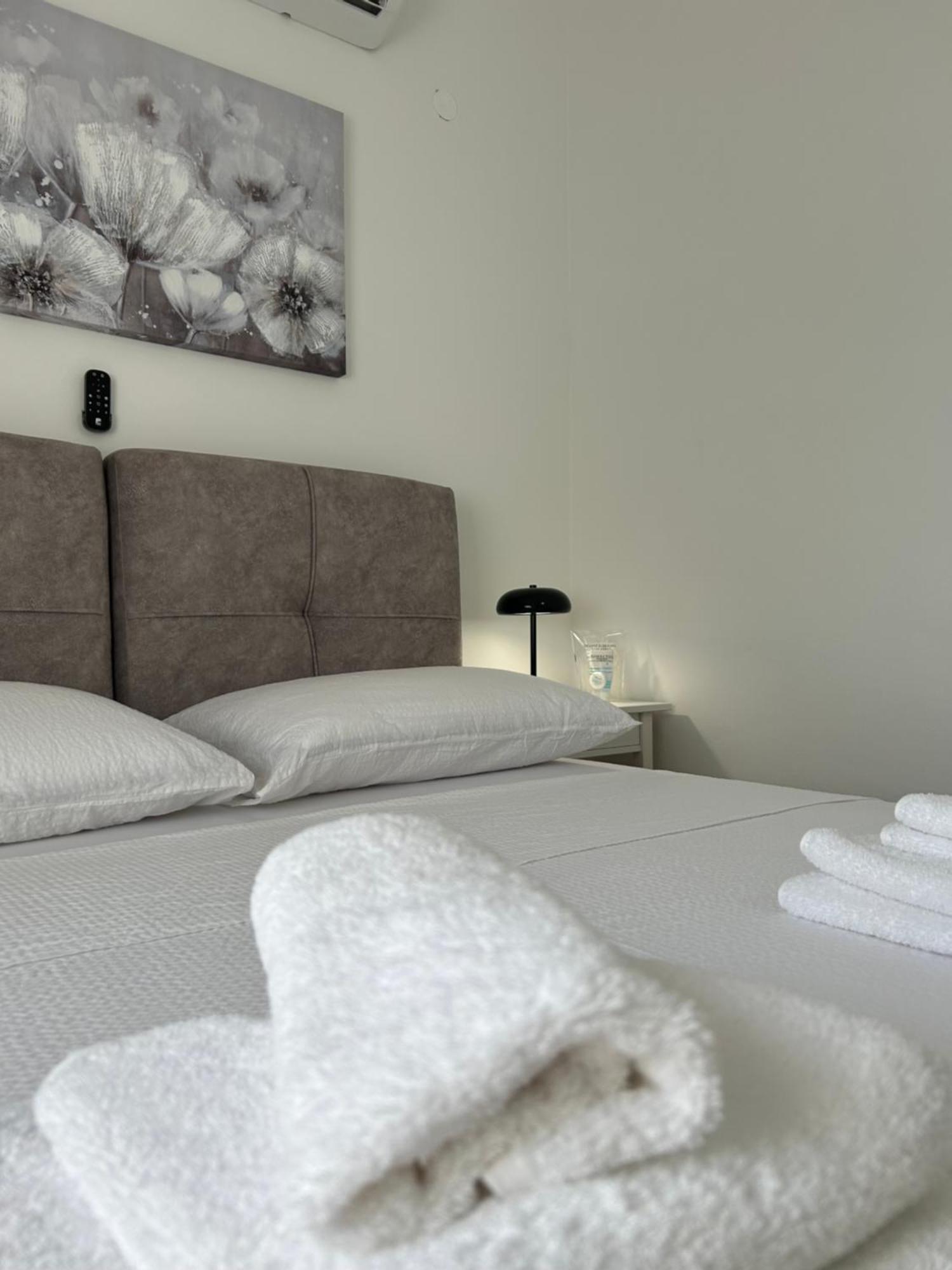 Villa Kamia With Private Heated Pool And Electric Vehicle Adapter Zubovici Exterior photo